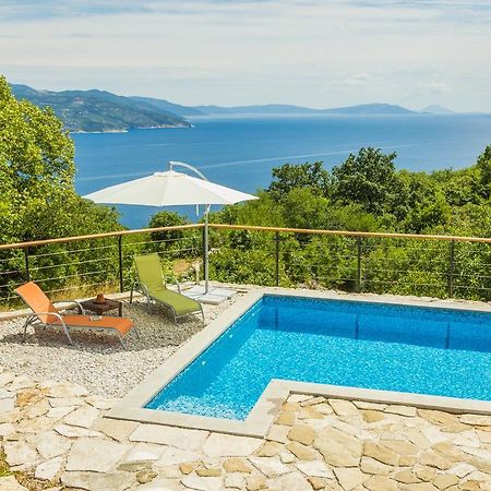 Ivanini Secluded Stone Villa With A Stunning View Brsec Exterior photo