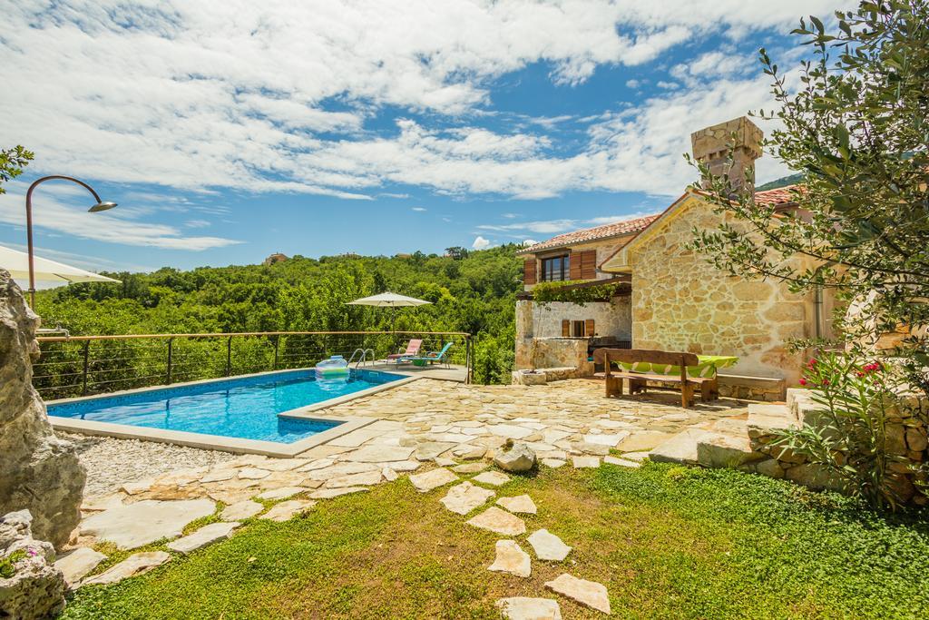 Ivanini Secluded Stone Villa With A Stunning View Brsec Exterior photo